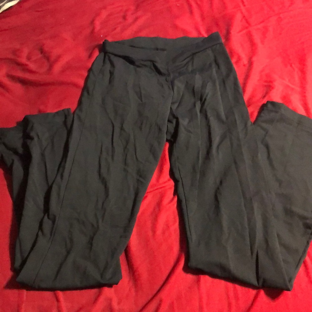 Black yoga pants